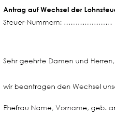 Dieses Schreiben richtet ein Ehepaar an die zuständige Stadtverwaltung und beantragt bei dieser den Wechsel der Steuerklassen 4 und 4 zu den Klassen 5 und 3.