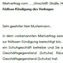 Einleitende Sätze des Schreibens zur Kündigung eines Mieters gemäß vereinbartem Kündigungsgrund im Gewerbemietrecht.