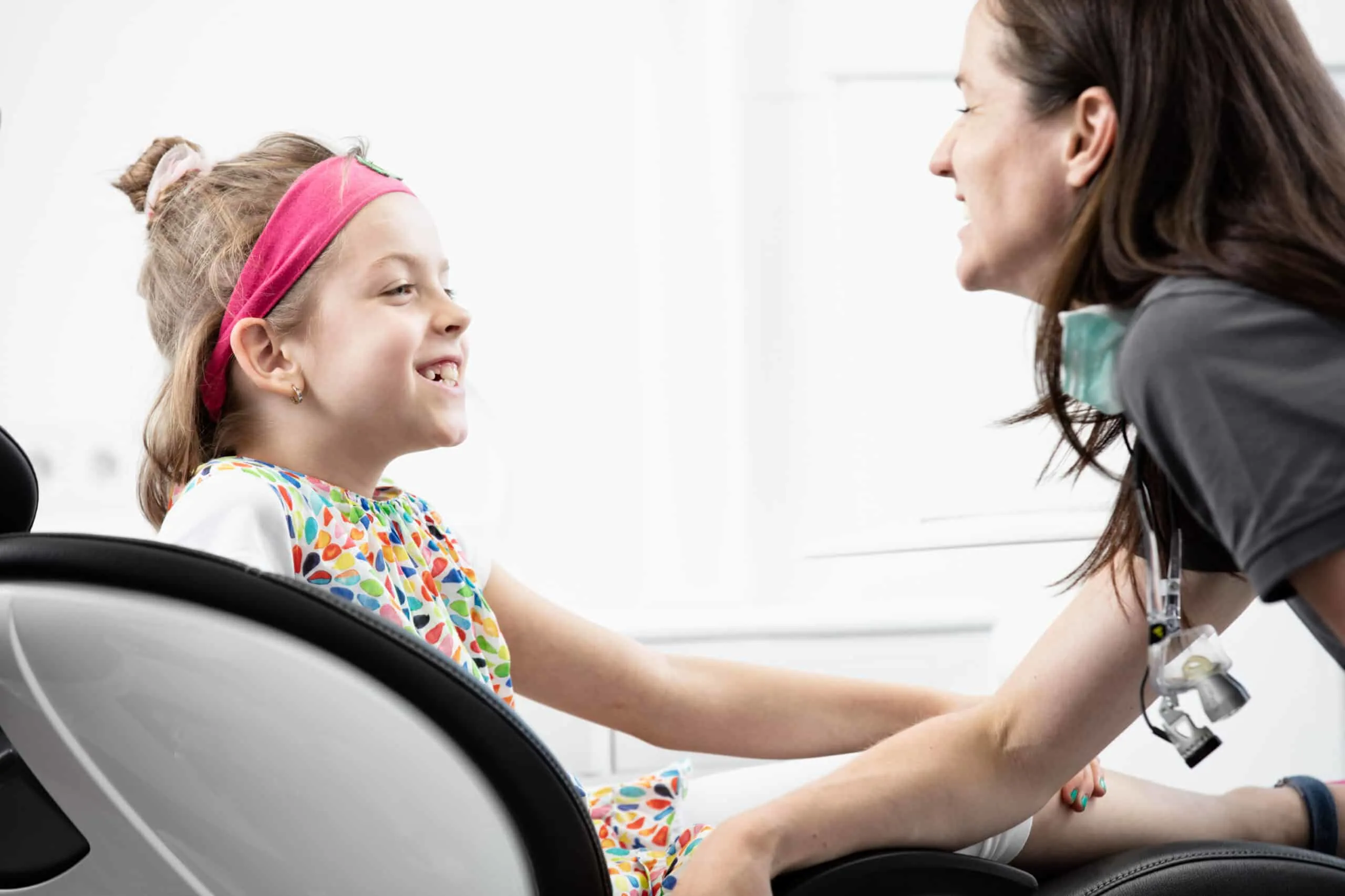 Mitarbeiter der Entwlickling in Aktion, fotografiert im Arbeitsumfeld vor Ort. Fotografie für Unternehmen, aus Karlsruhe