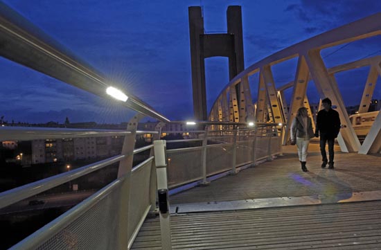 Recouvrance lift bridge