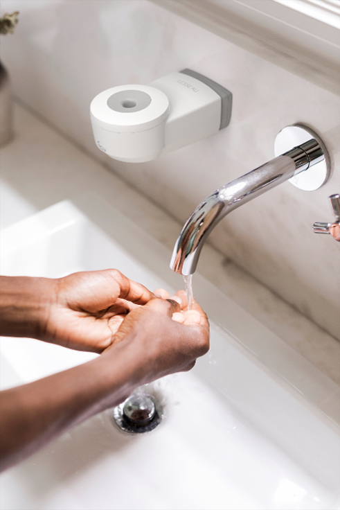 LESSEAU No Touch dispenser