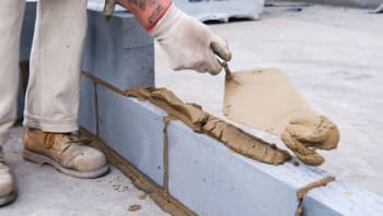 celcon blocks being laid