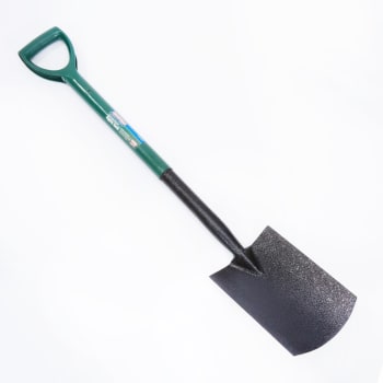 angled view of faithfull digging spade