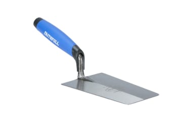 angled view of faithfull bucket trowel