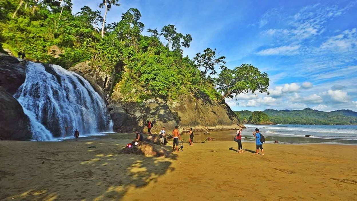 Pantai Banyu Anjlok | matic.or.id