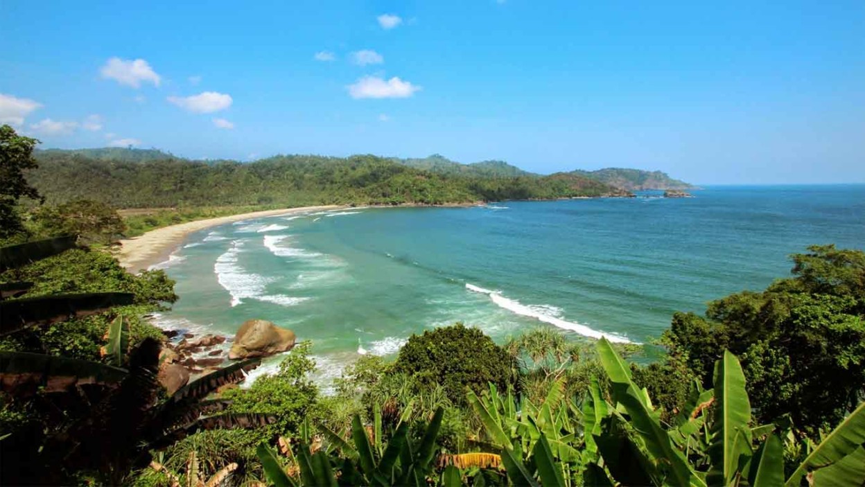 Pantai Lenggoksono | matic.malangkab.go.id