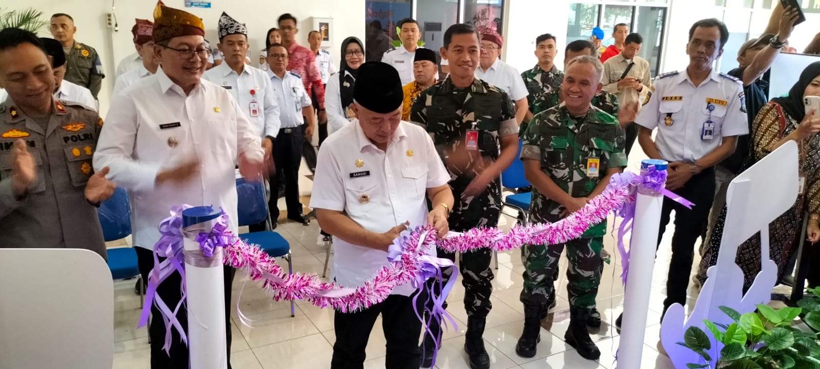 Kerjasama dengan Bandara Abd Saleh, Bupati Malang Resmikan Pojok Promosi, Seni dan Budaya