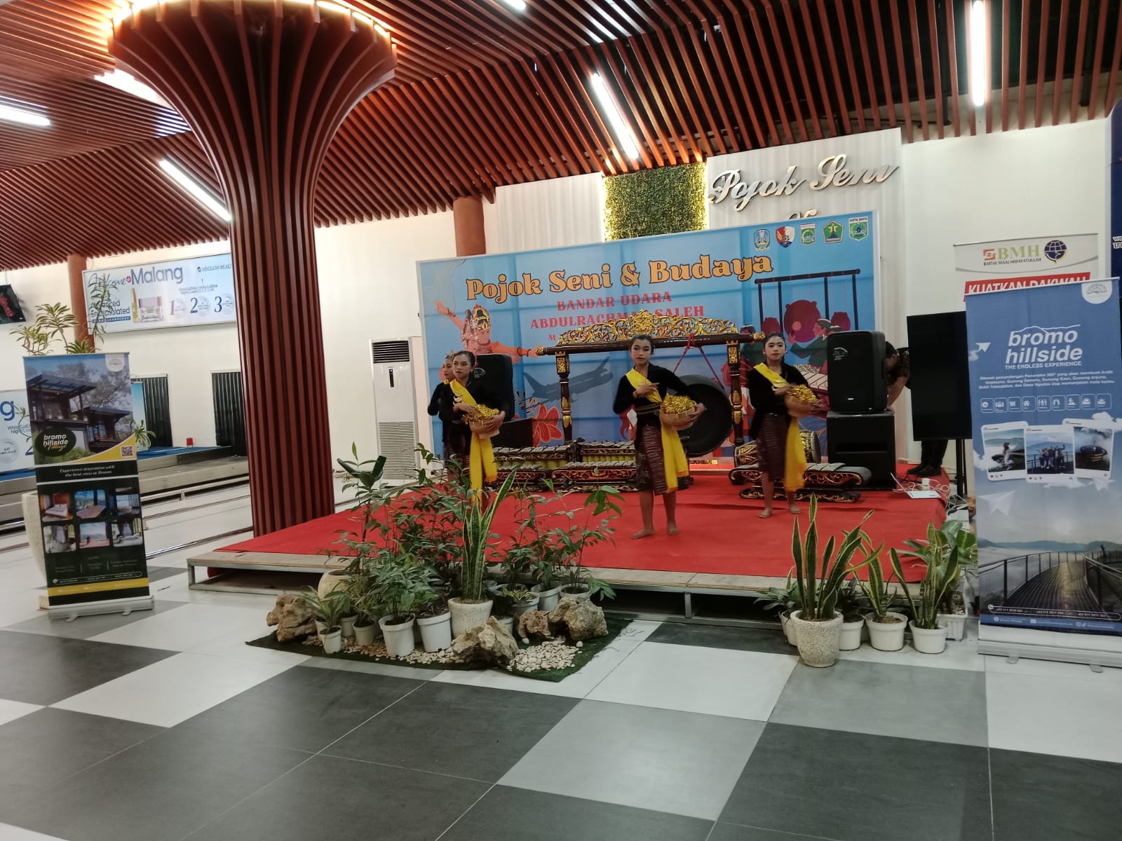 pojok seni dan budaya