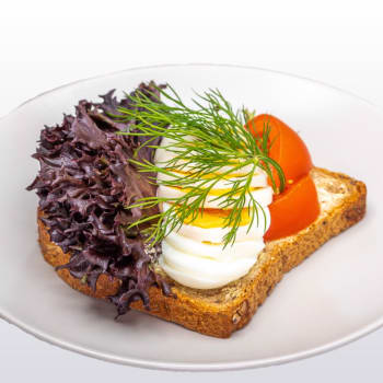 Smørbrød med egg og tomat