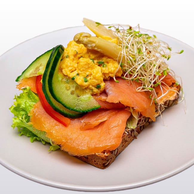 Smørbrød med røkt laks