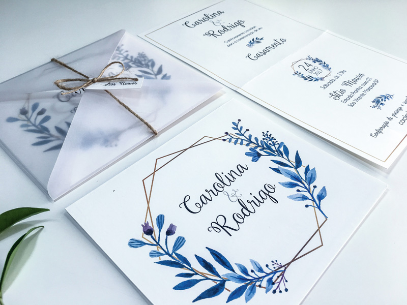 Thiệp cưới với phong bì bằng nhựa lạ mắt