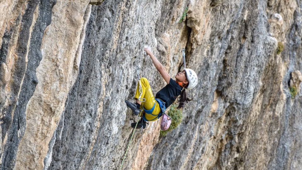 Veronica Aimee Chik Becomes Youngest to Climb 5.14b With Bold Send of “Fish Eye” in Oliana, Spain