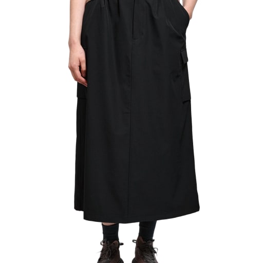 Water-Repellent Stretch Skirt in Black by Windthrow