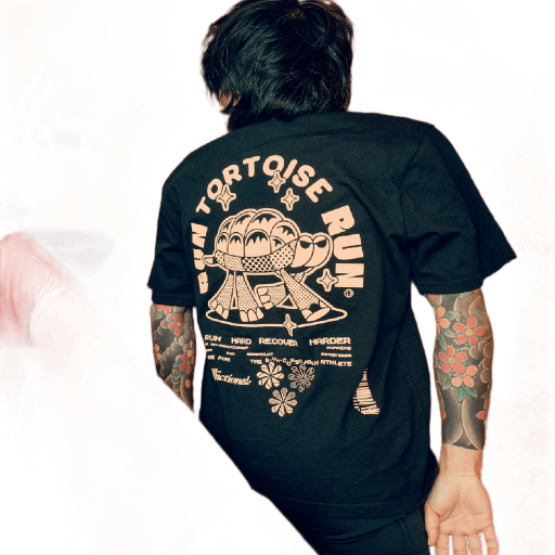 \\_UN-Essential Tee "Tortoise" [black/oranje] by unsanctioned running