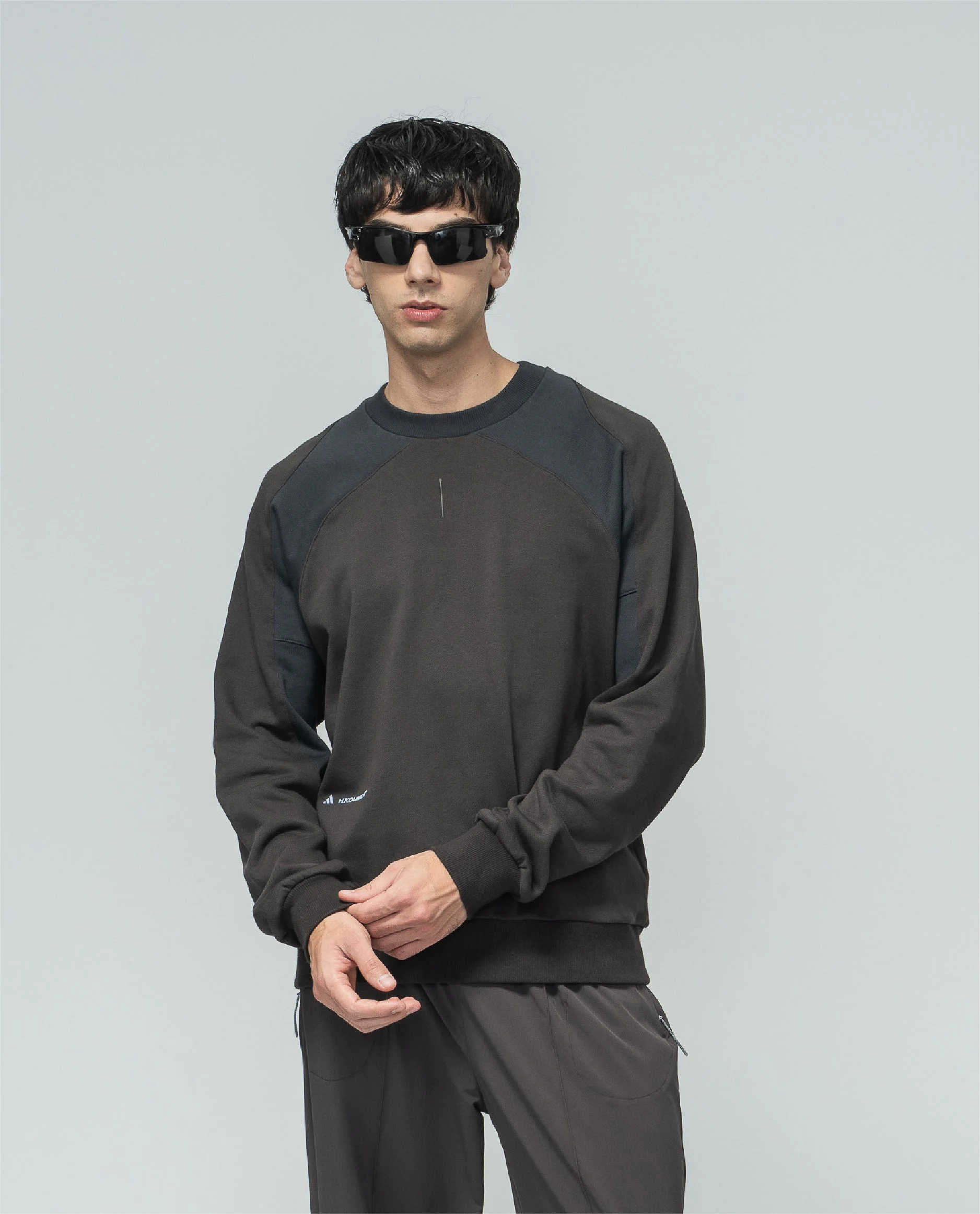 Hermanos Koumori | Adidas x H.KOUMORI Crewneck Night Brown | WEEKENDS