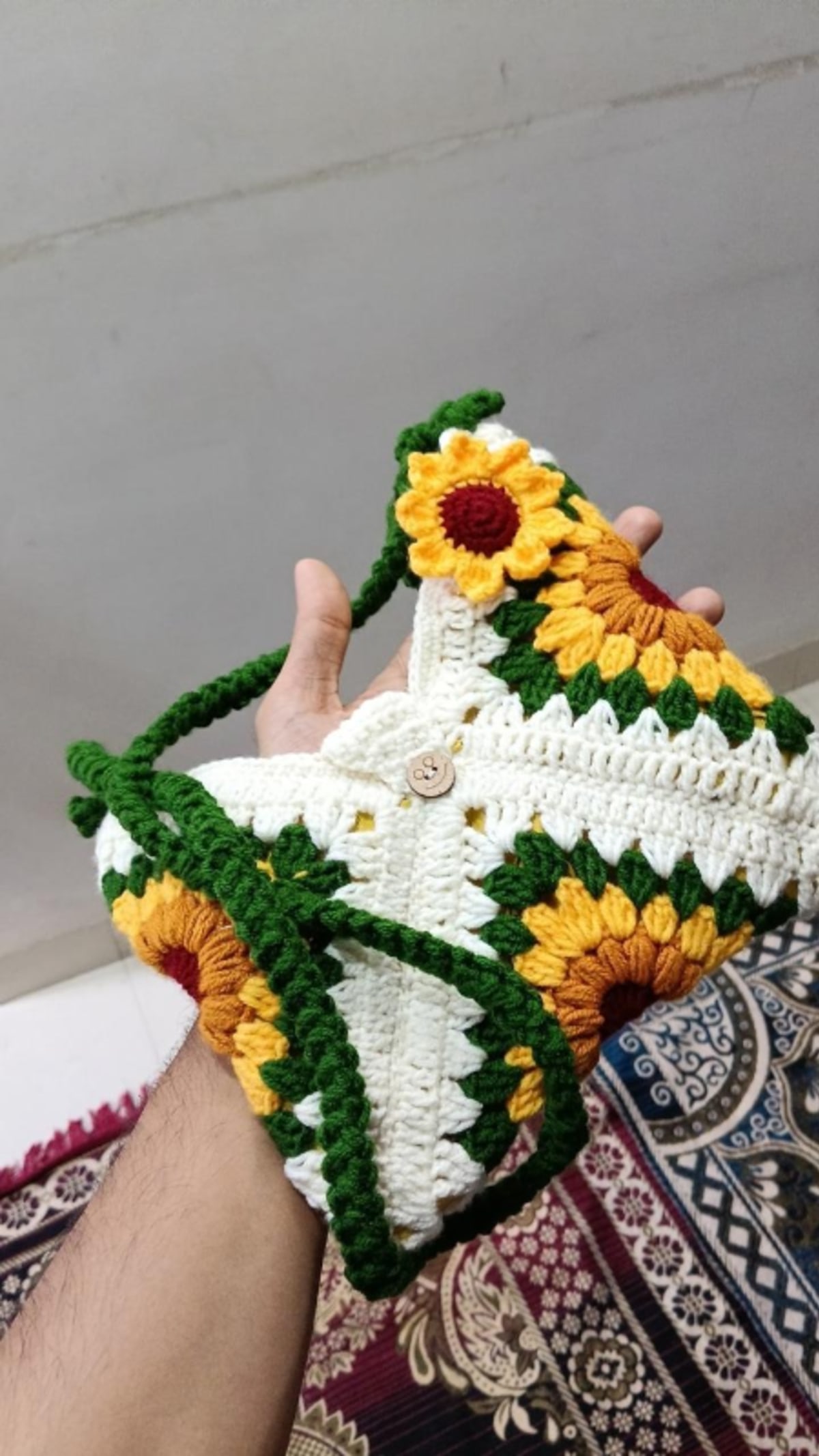 Sunflower granny square bag — image 4