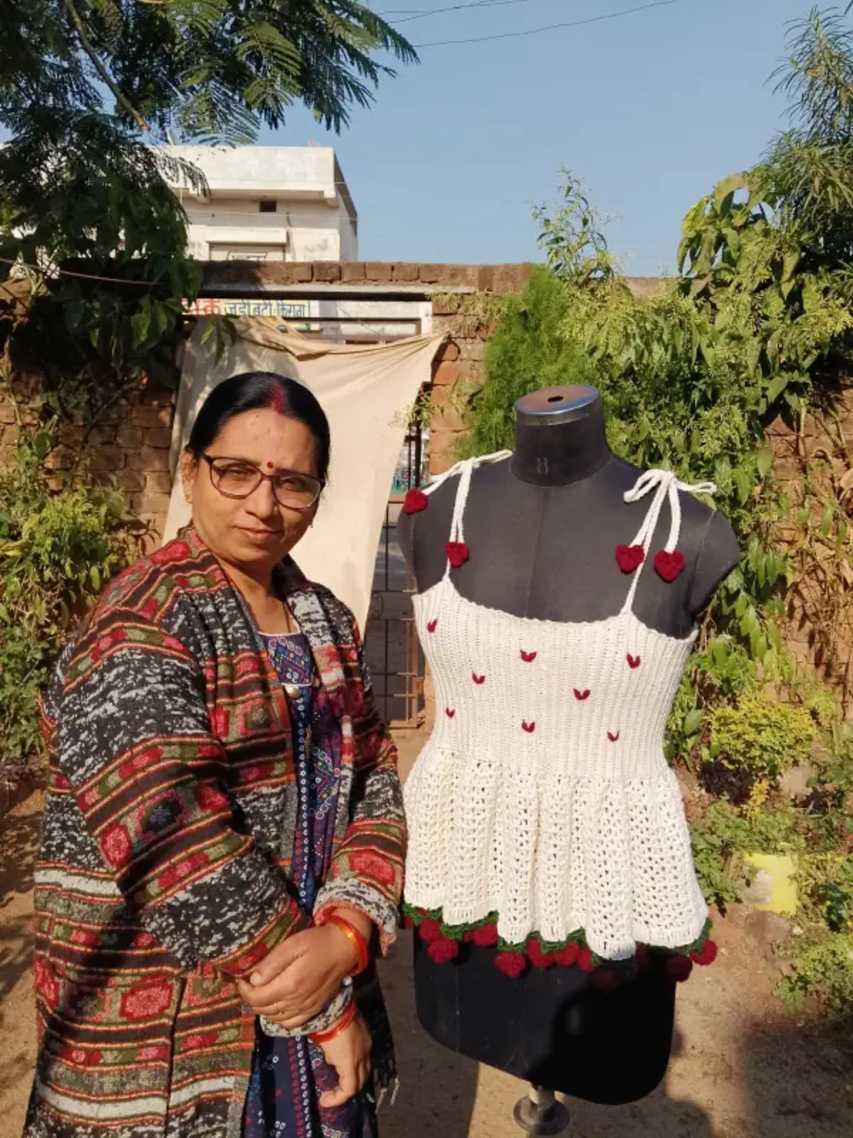 Crochet Rose Bouquet Top — image 4