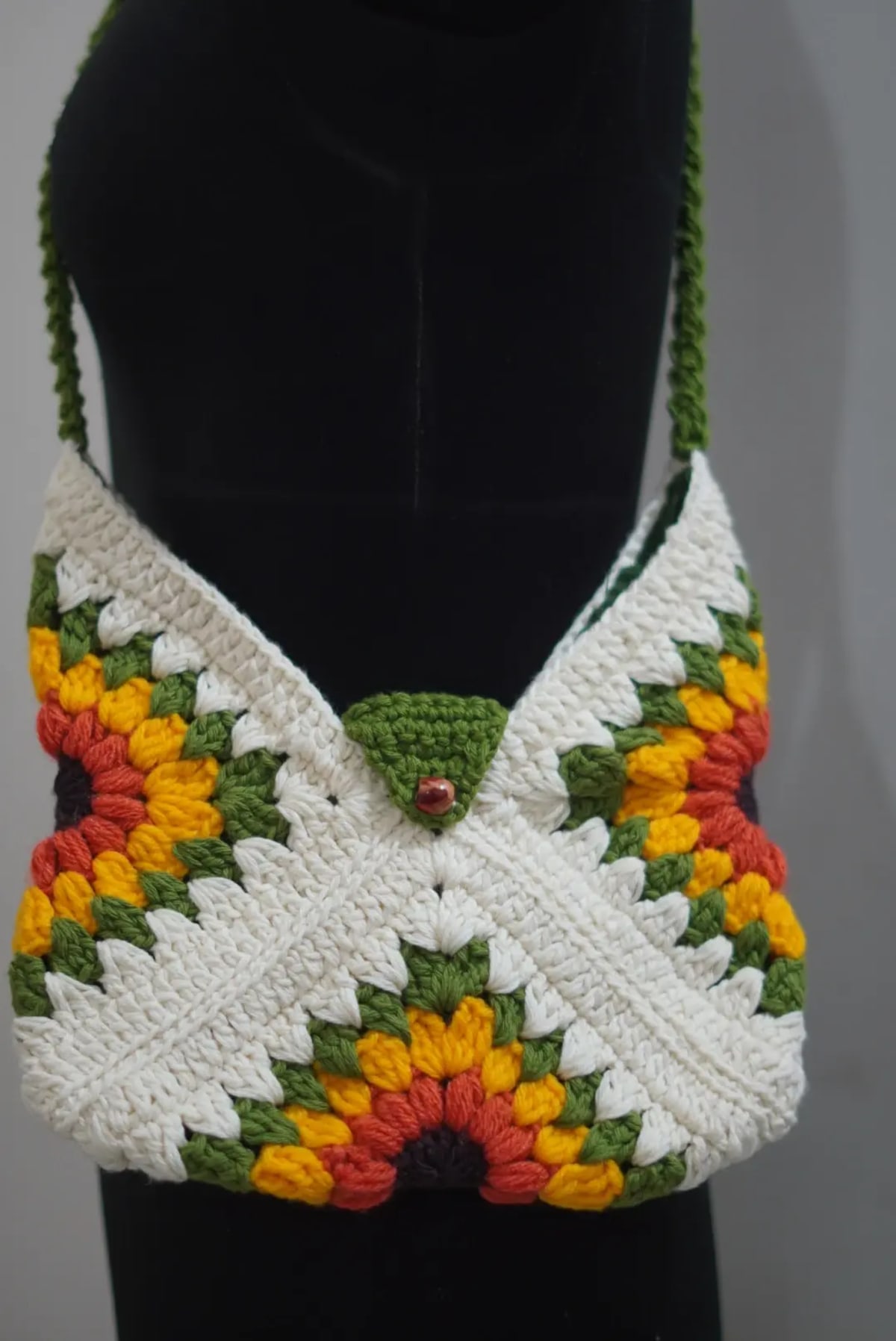 White bag — image 1