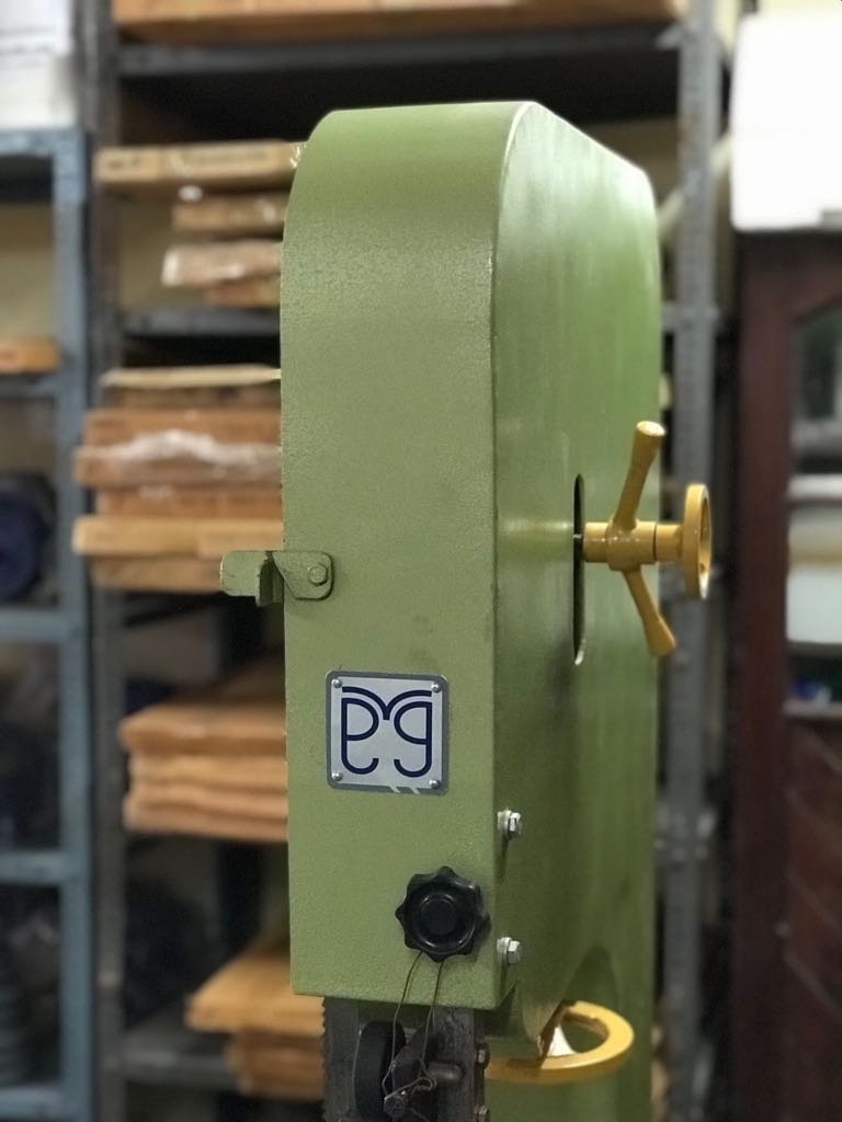 PRG Brand - High Precision Vertical Bandsaw Machine - Steel Body - Image 4