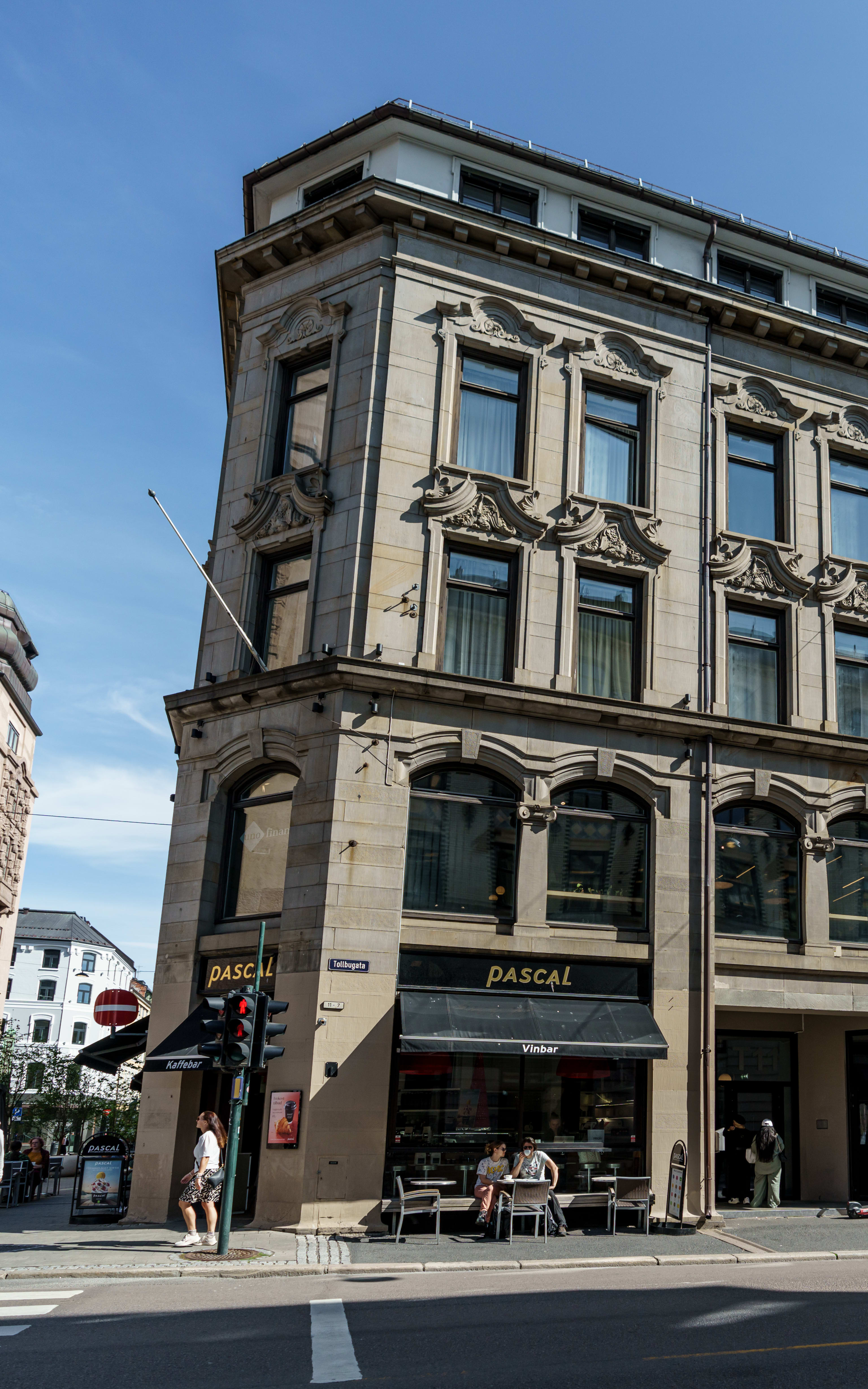 Fasade MAYA Apartments hovedinngang leiligheter med næringslokale 1. etg.