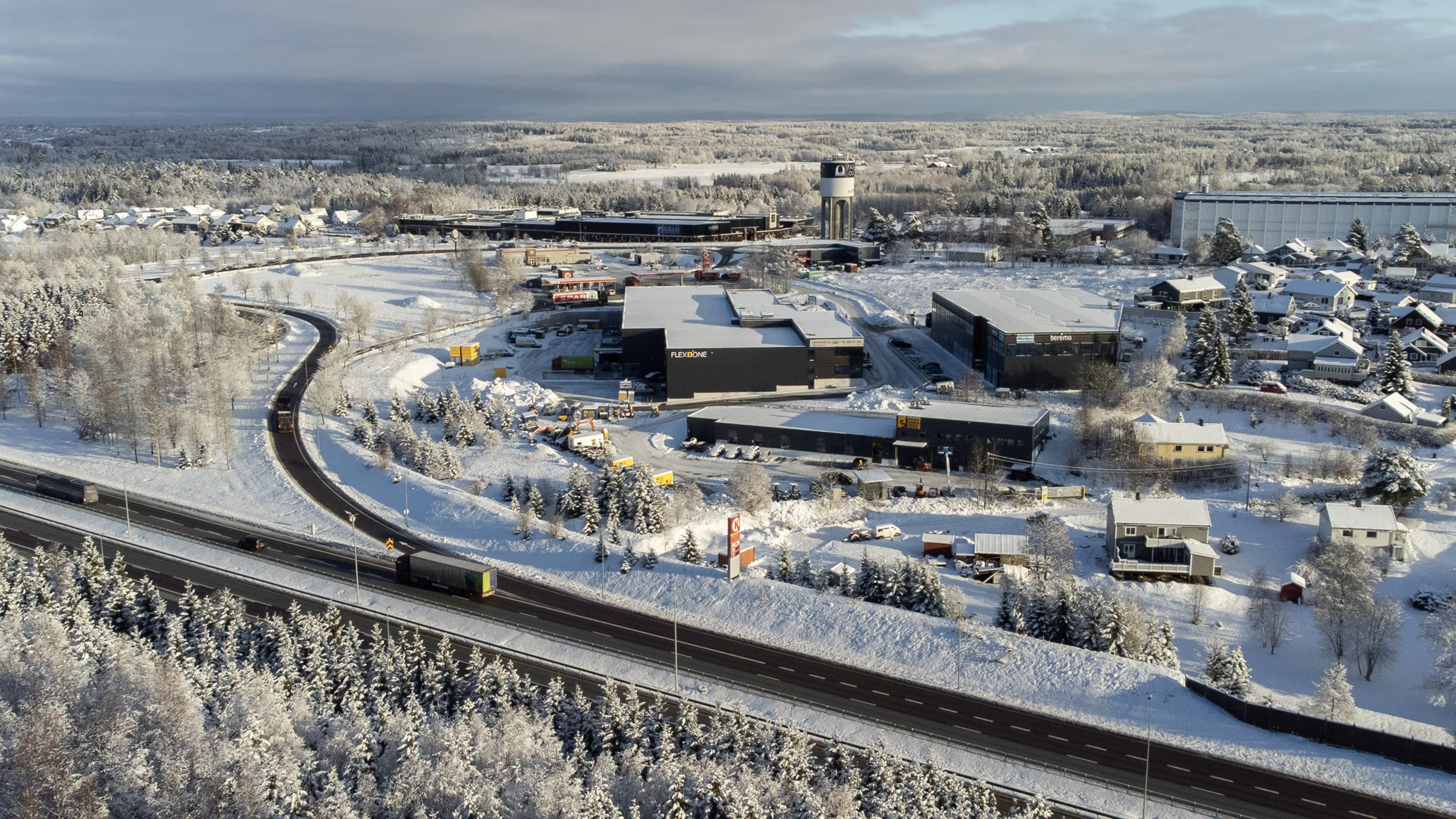 Vestby Næringspark område sett fra drone på vinterstid