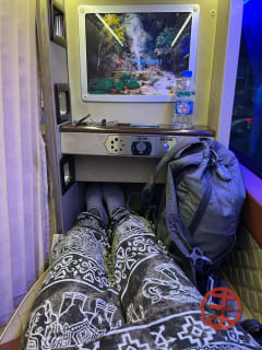 Queen Cafe Open Busの車内