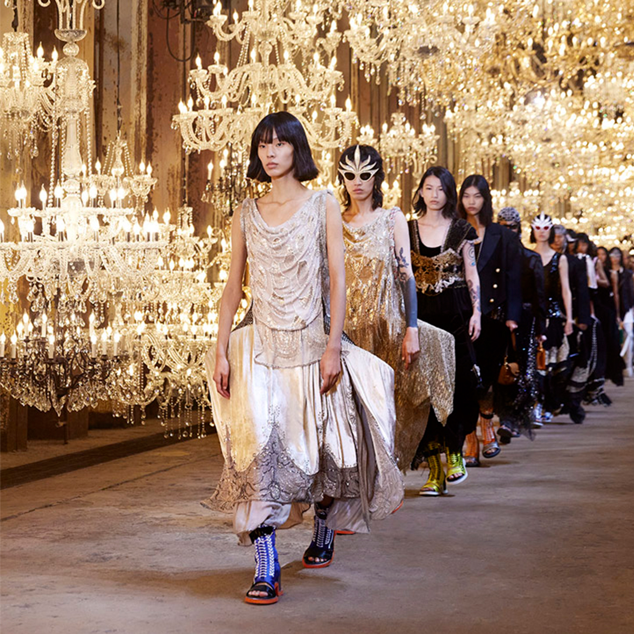 Louis Vuitton SS22 Women's en Paris Fashion Week: Le Grand Bal