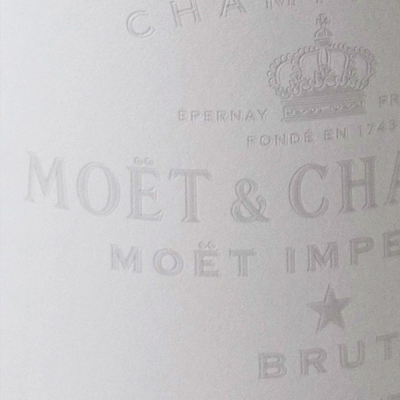 Moët & Chandon x Ambush - Design & Product Packaging - Wines Moët & Chandon x Ambush - Design & Product Packaging - Wines