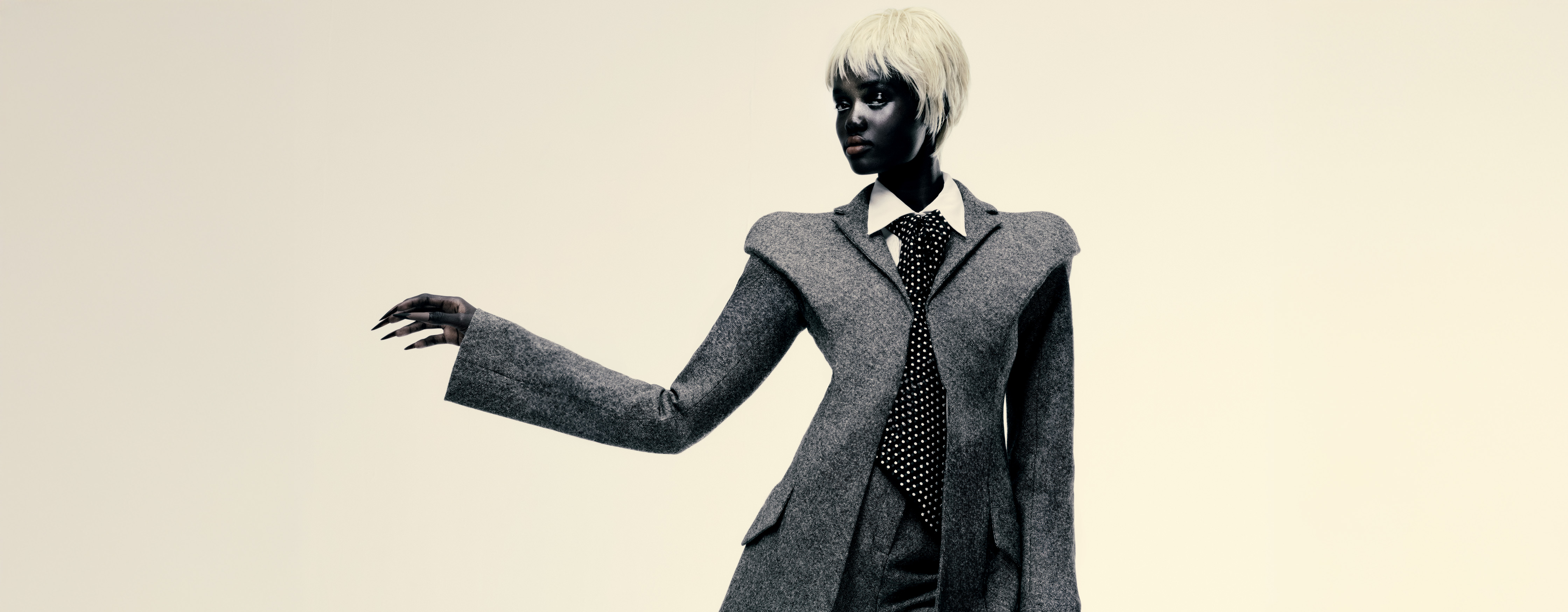 Numéro 256 - Media - Fashion - Numéro
