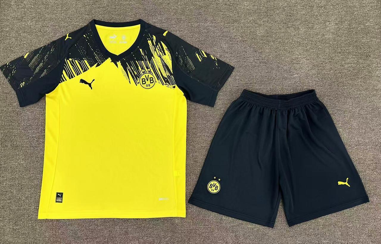 Borussia Dortmund Home kit