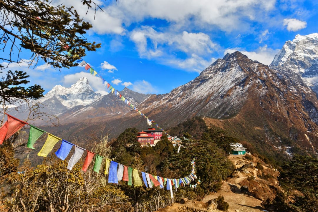 Everest Base Camp + Gokyo Lakes Trek: 17 Days, max elevation 5,644 m