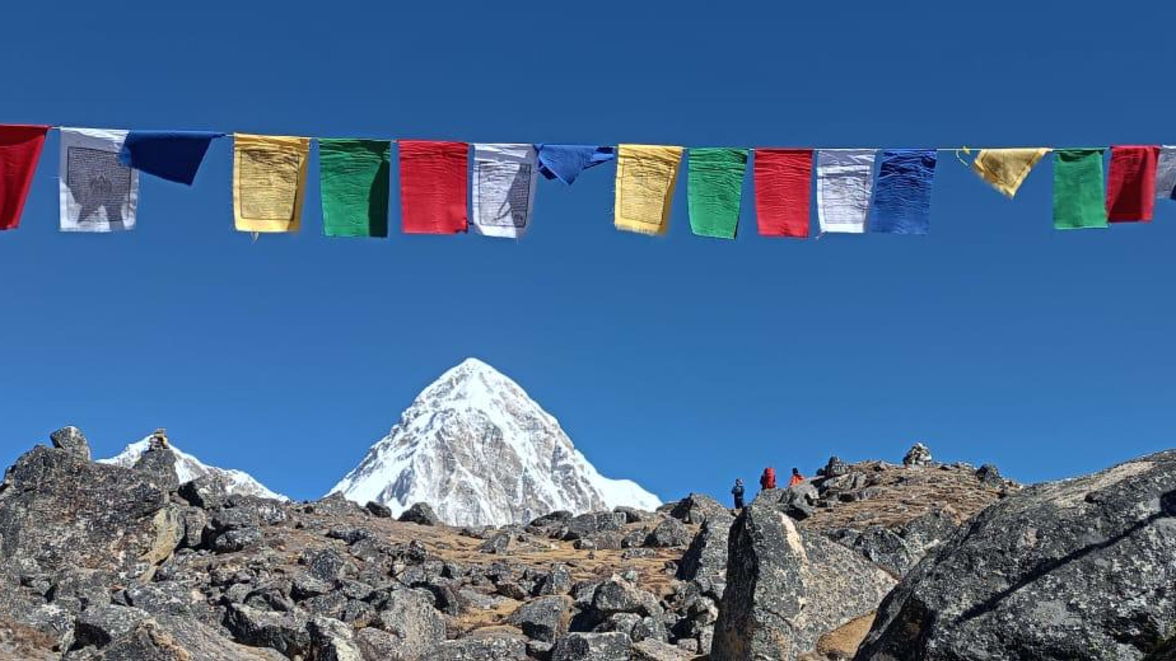 Kala Patthar vs Everest Base Camp: Which One Actually Shows You the Summit?