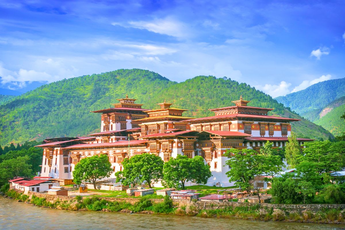 Punakha Dzong am Zusammenfluss zweier Flüsse