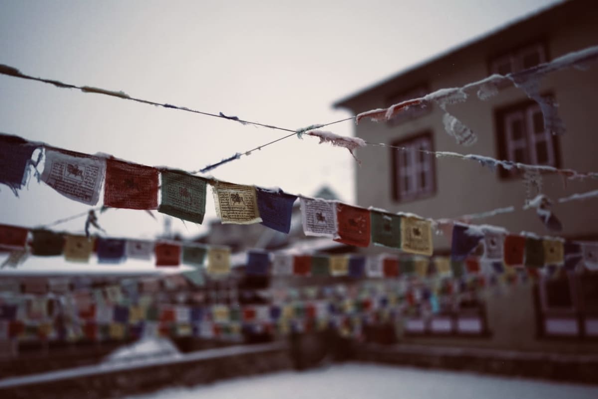Khumbu Teahouse Guide: Booking, Pricing & What to Expect