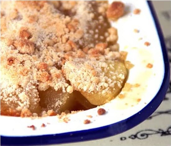 Συνταγή Κρυμμένη μηλόπιτα (apple crumble)