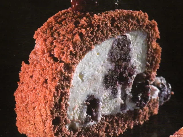 ρολό με βατόμουρα recipe