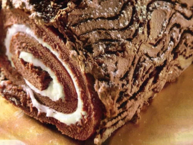 Ρολό σοκολάτας με σαντιγί - Τούρτες-Πάστες recipe