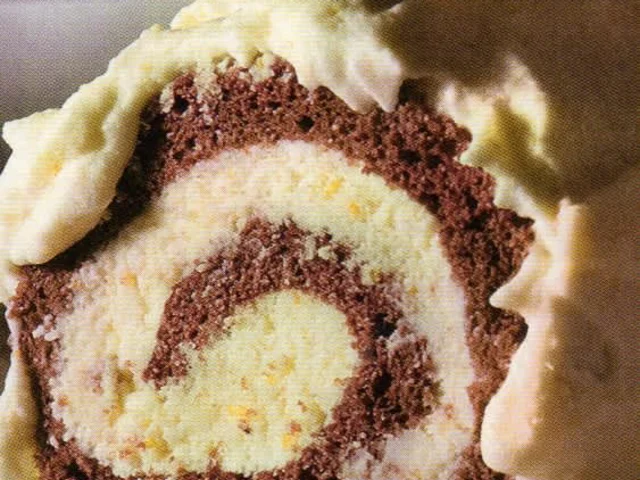 Σοκολατένιος κορμός με πορτοκάλι recipe