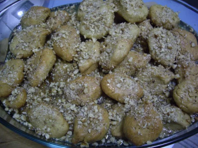 Γεμιστά Μελομακάρονα recipe