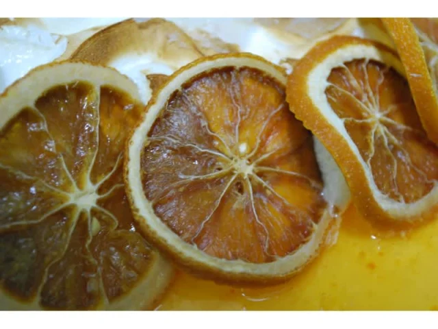 Μους λεμονιού που φοράει... καμένη μαρέγκα! - Μους-Κρέμες recipe