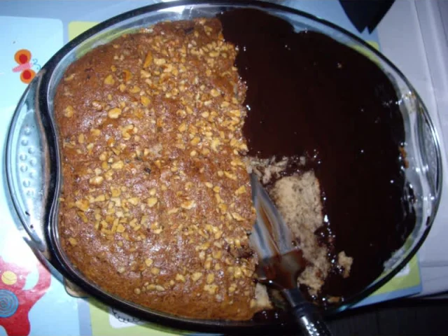 Καρυδόπιτα με φρυγανιές recipe