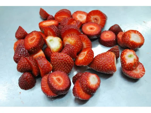 Φραουλένια Σαρλότ - Μους-Κρέμες recipe