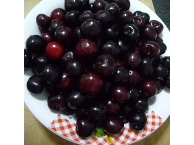 Κερασένια Κρέμα με Γάλα recipe