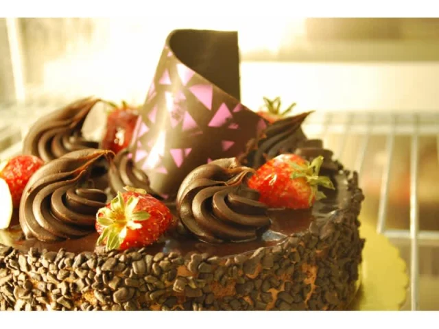 τούρτα σοκολάτα-φράουλα recipe