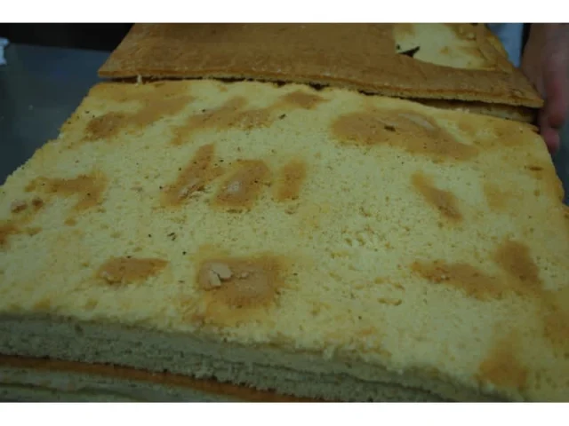 Παντεσπάνι με σιρόπι! (τρώγεται και σκέτο!) - Βασικές Ζύμες recipe