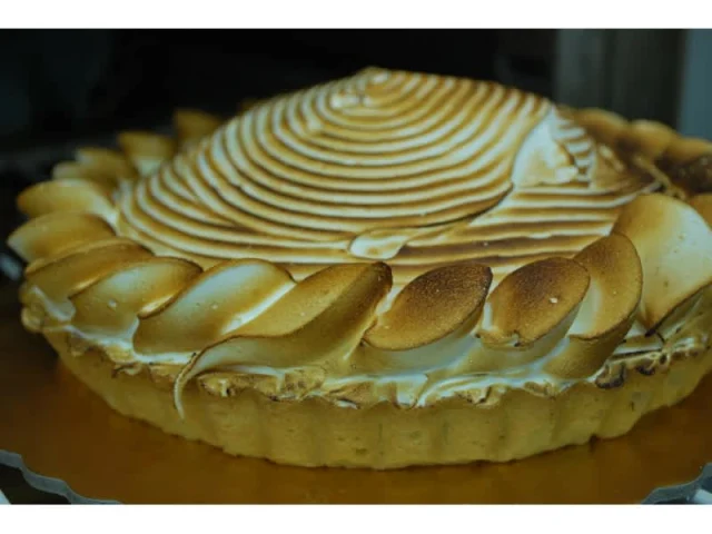 Ακαταμάχητη λεμονόπιτα με καμένη μαρέγκα!  recipe