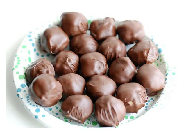 τρουφάκια γεμισμένα με ζύμη από choc chip μπισκότα! τέλειο πάντρεμα recipe