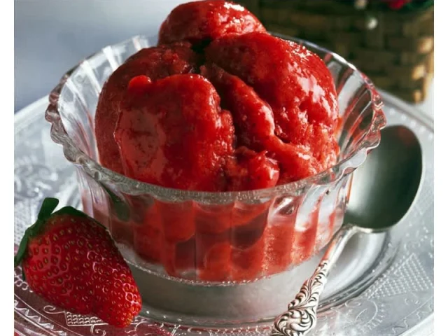 Παγωτό φράουλα (χωρίς παγωτομηχανή) - Παγωτά-Γρανίτες-Σορμπέ recipe