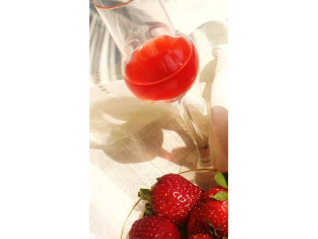 Λικέρ Φράουλας recipe