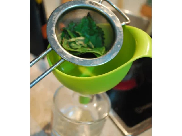 γλυκιά σως για φρουτοσαλάτα (salad dressing) recipe